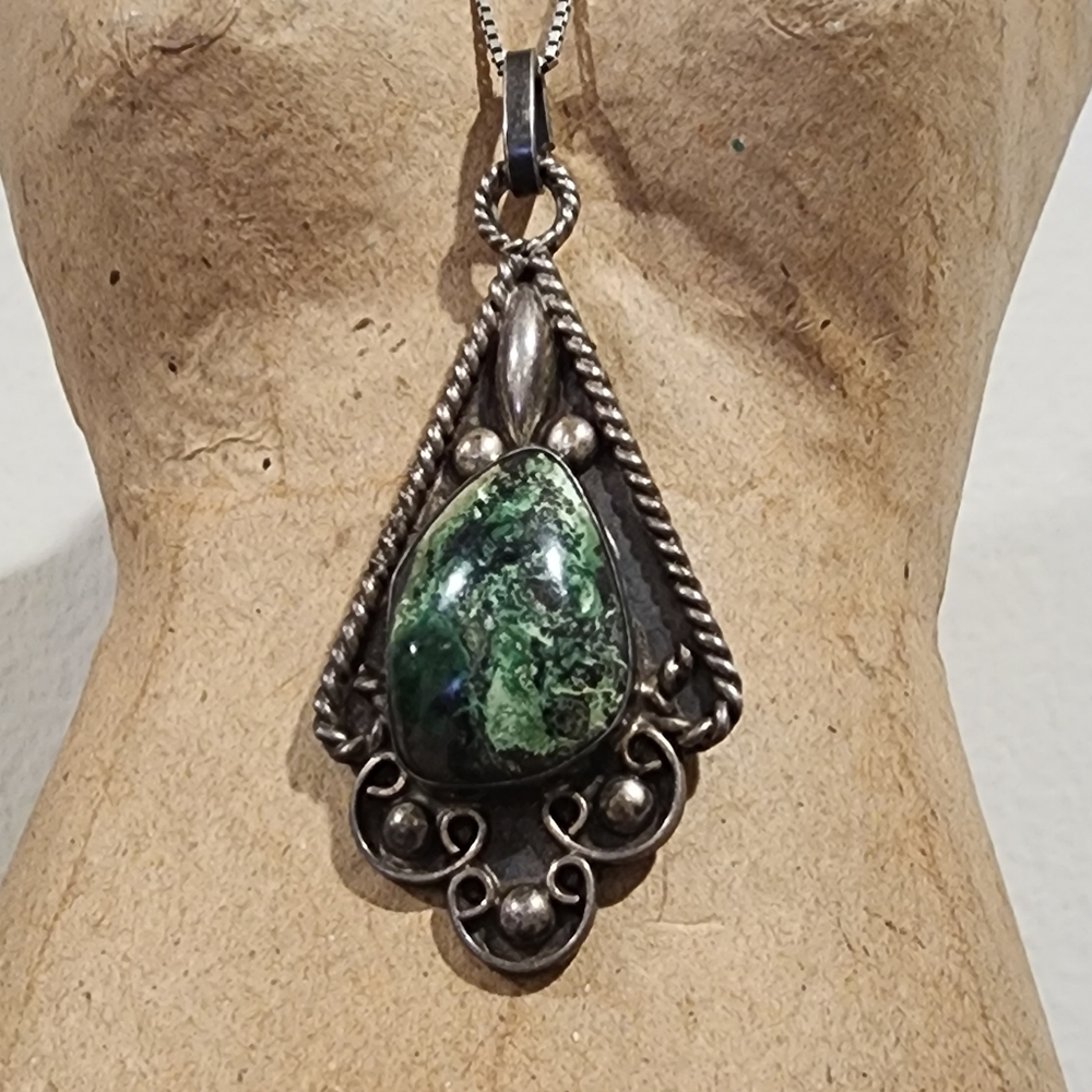 Mexican Sterling Silver Emerald Green Marble Pendant